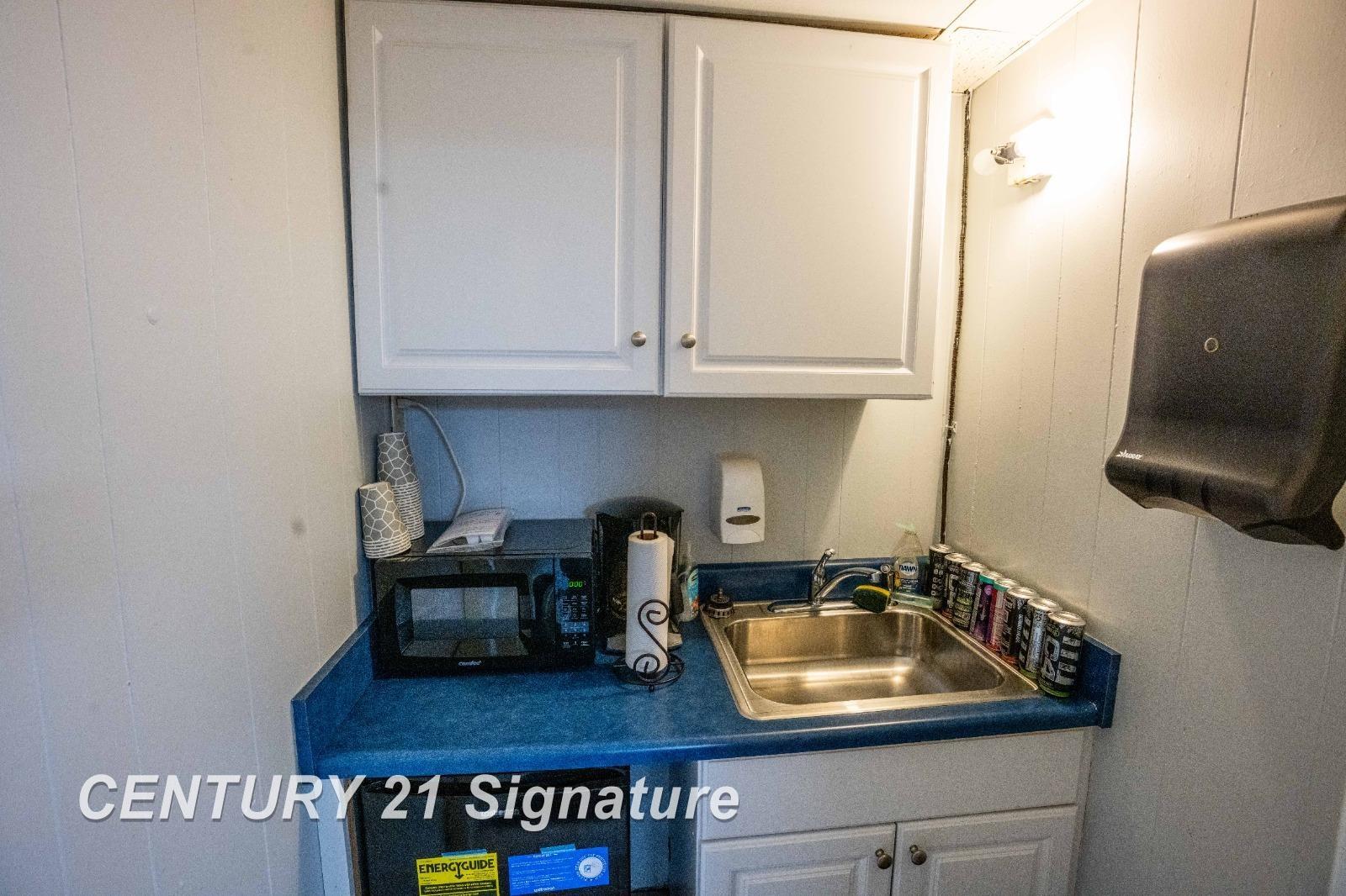 3061 Christy Way Saginaw Charter Township MI 48604