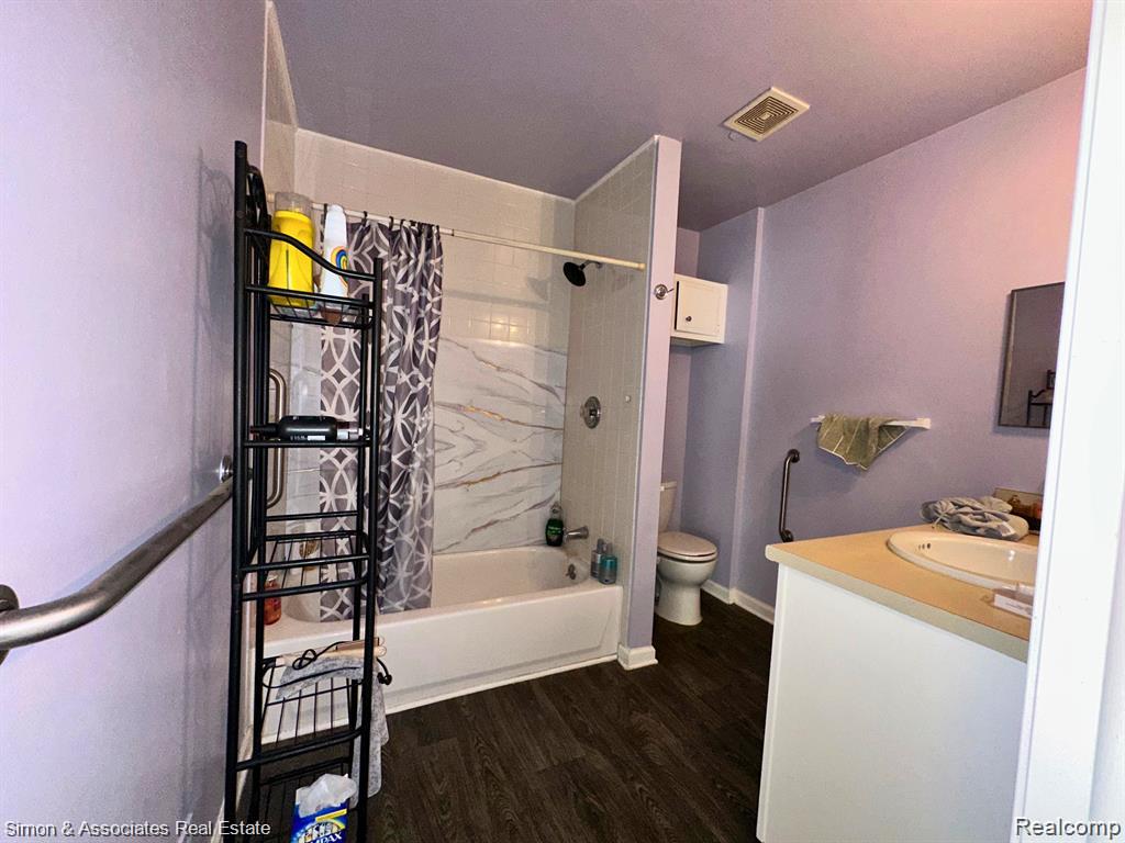 26345 Gratiot Avenue Roseville City MI 48066