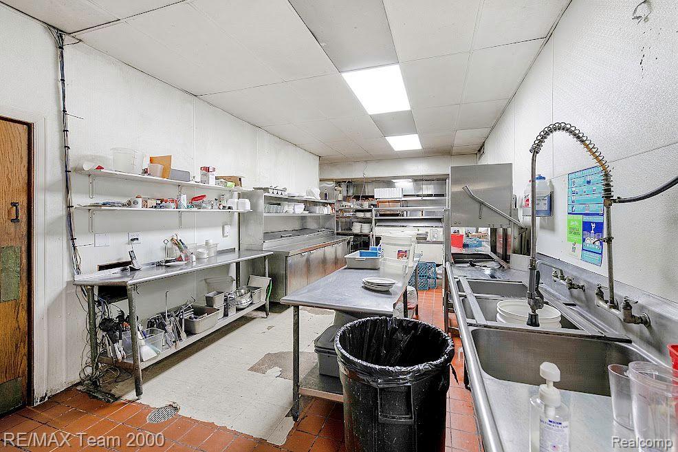 29633 Ford Road Garden City City MI 48135