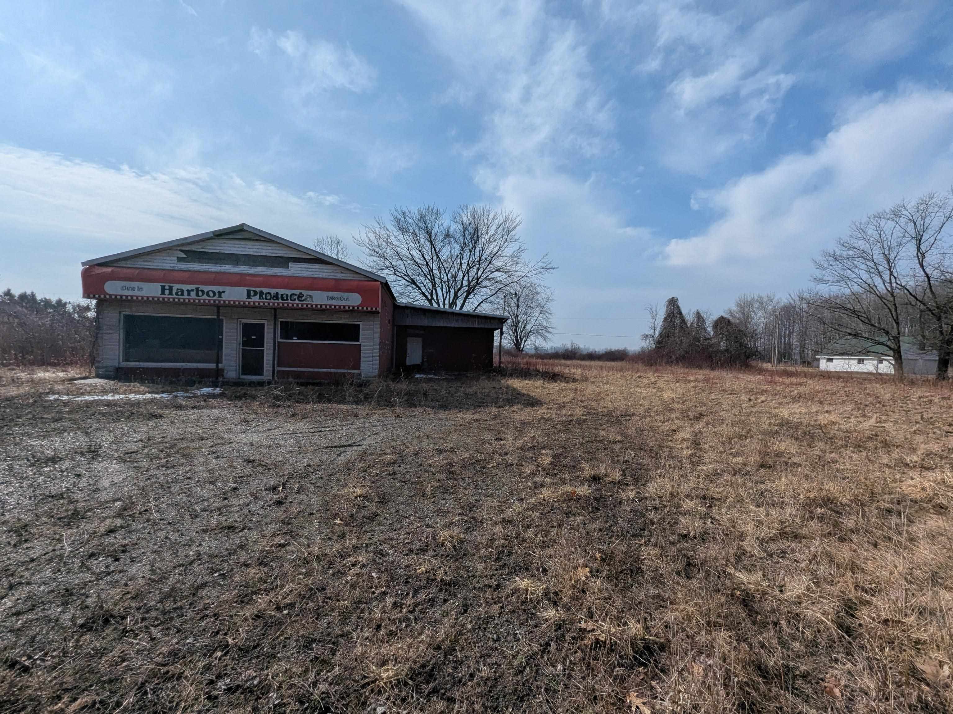 2416 E Huron Road Au Gres Township MI 48703