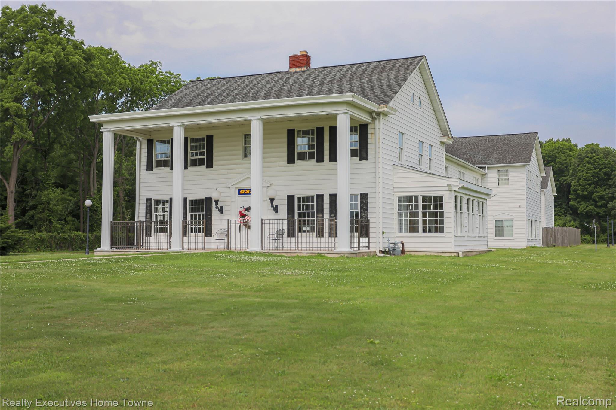 9334 River Road Algonac City MI 48001