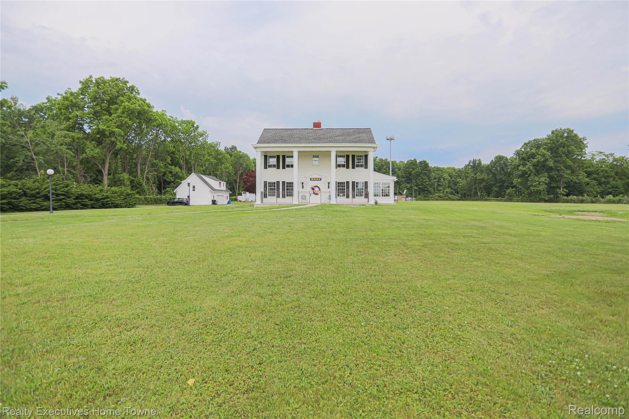 9334 River Road Algonac City MI 48001