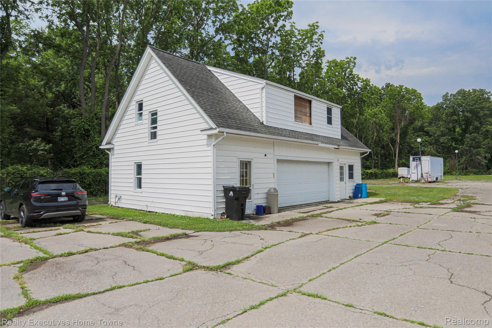 9334 River Road Algonac City MI 48001