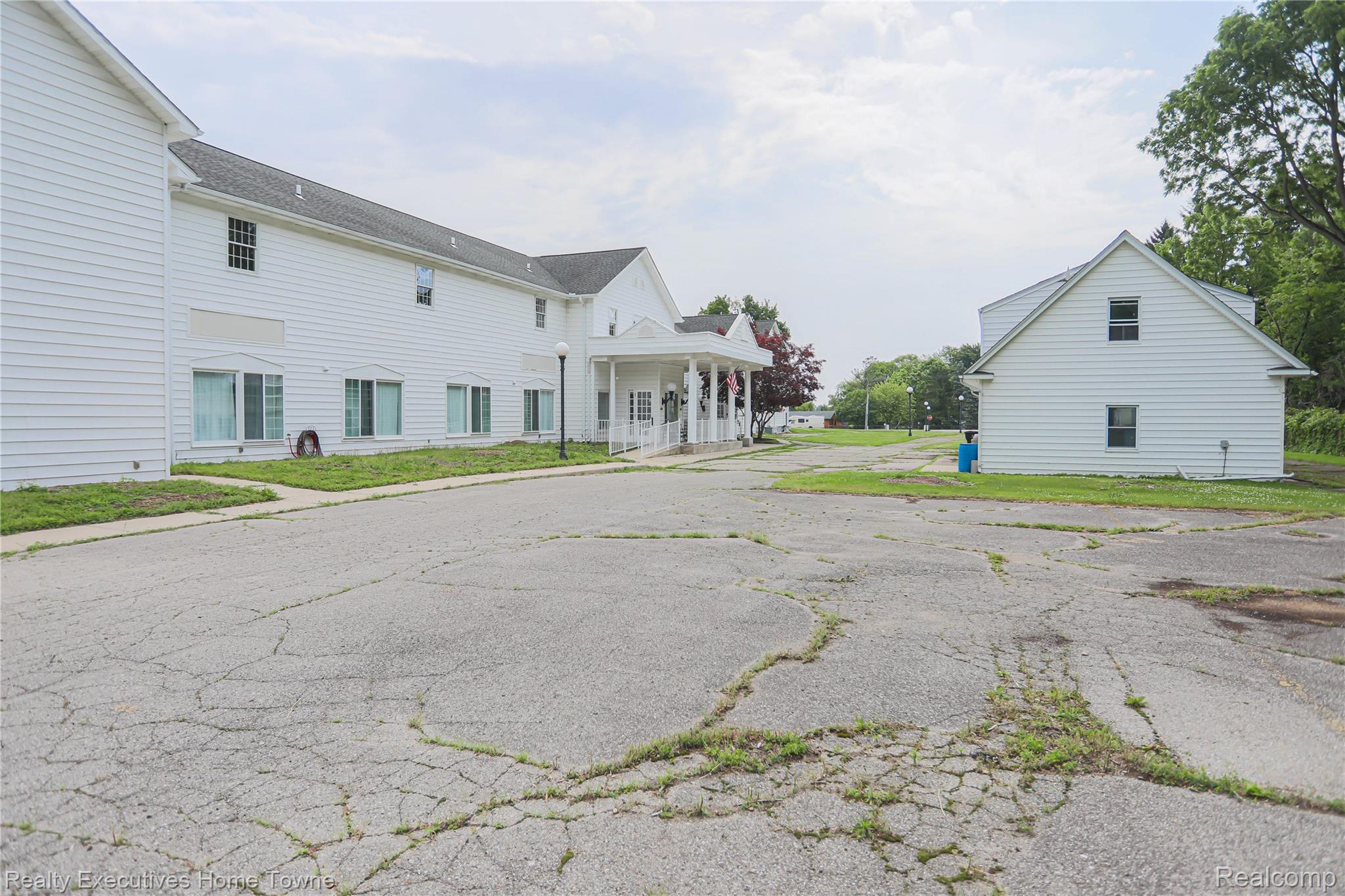 9334 River Road Algonac City MI 48001