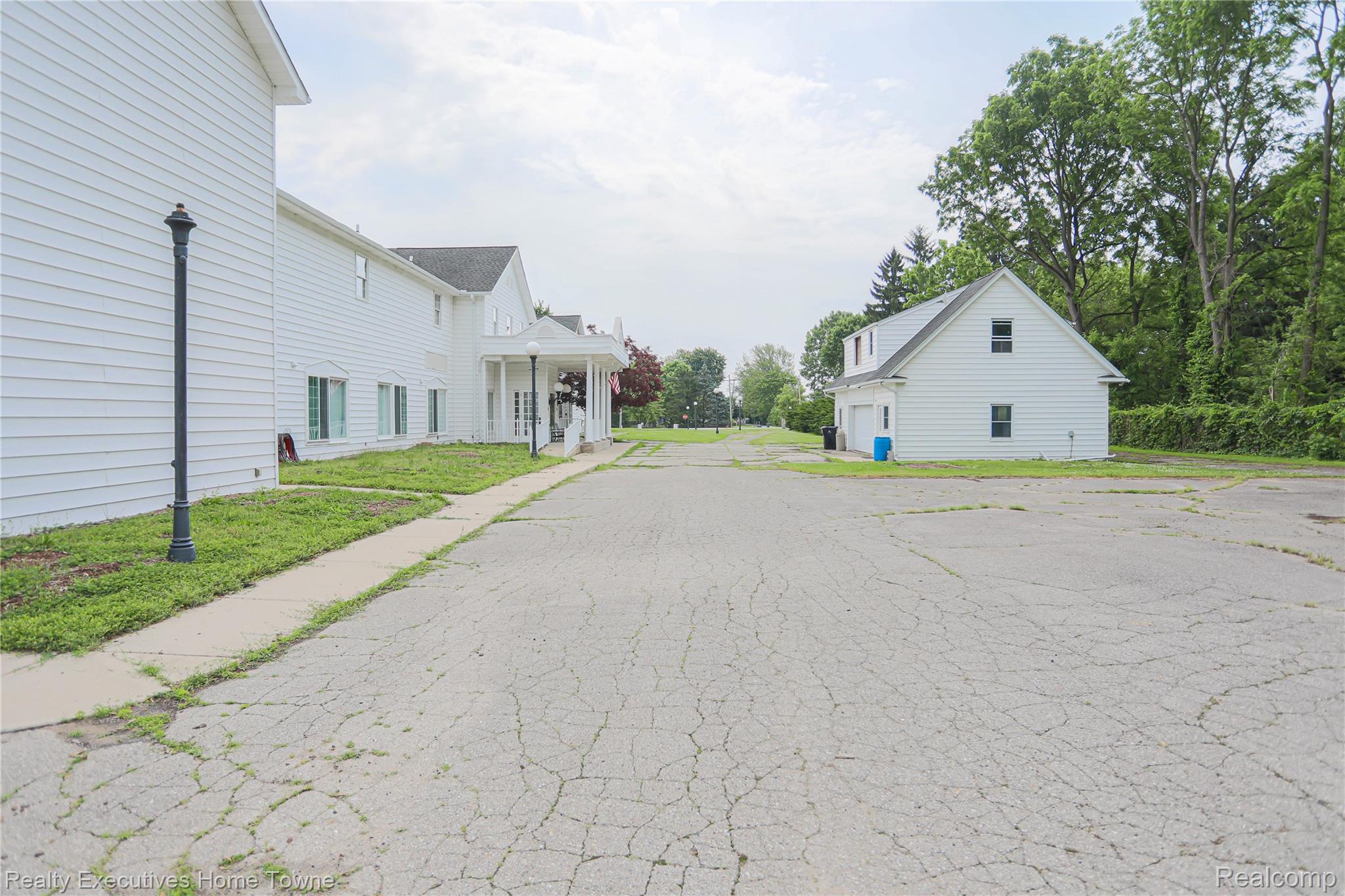 9334 River Road Algonac City MI 48001