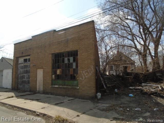 13498 Healy Detroit City MI 48212