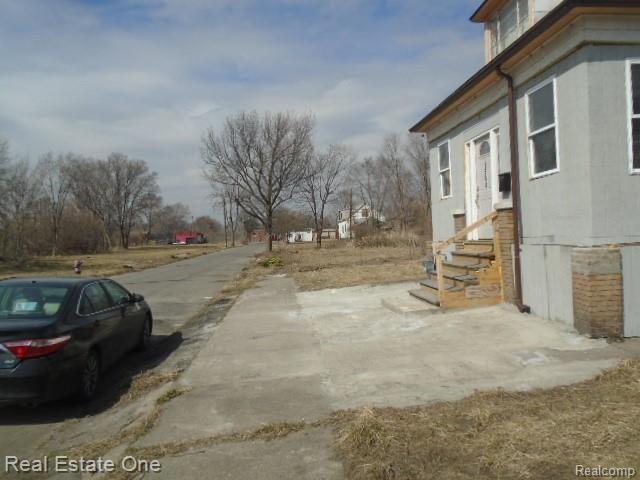 13498 Healy Detroit City MI 48212