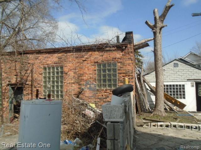 13498 Healy Detroit City MI 48212