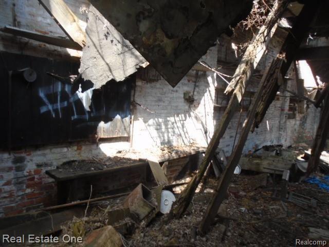 13498 Healy Detroit City MI 48212