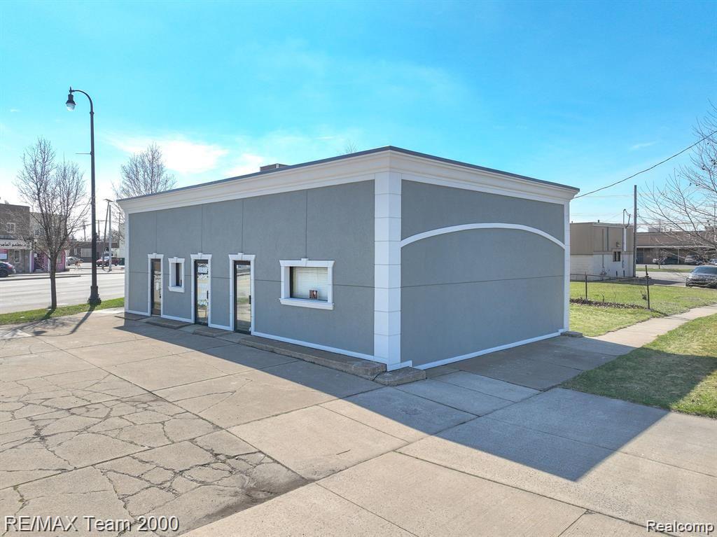 10306 Dix Dearborn City MI 48120