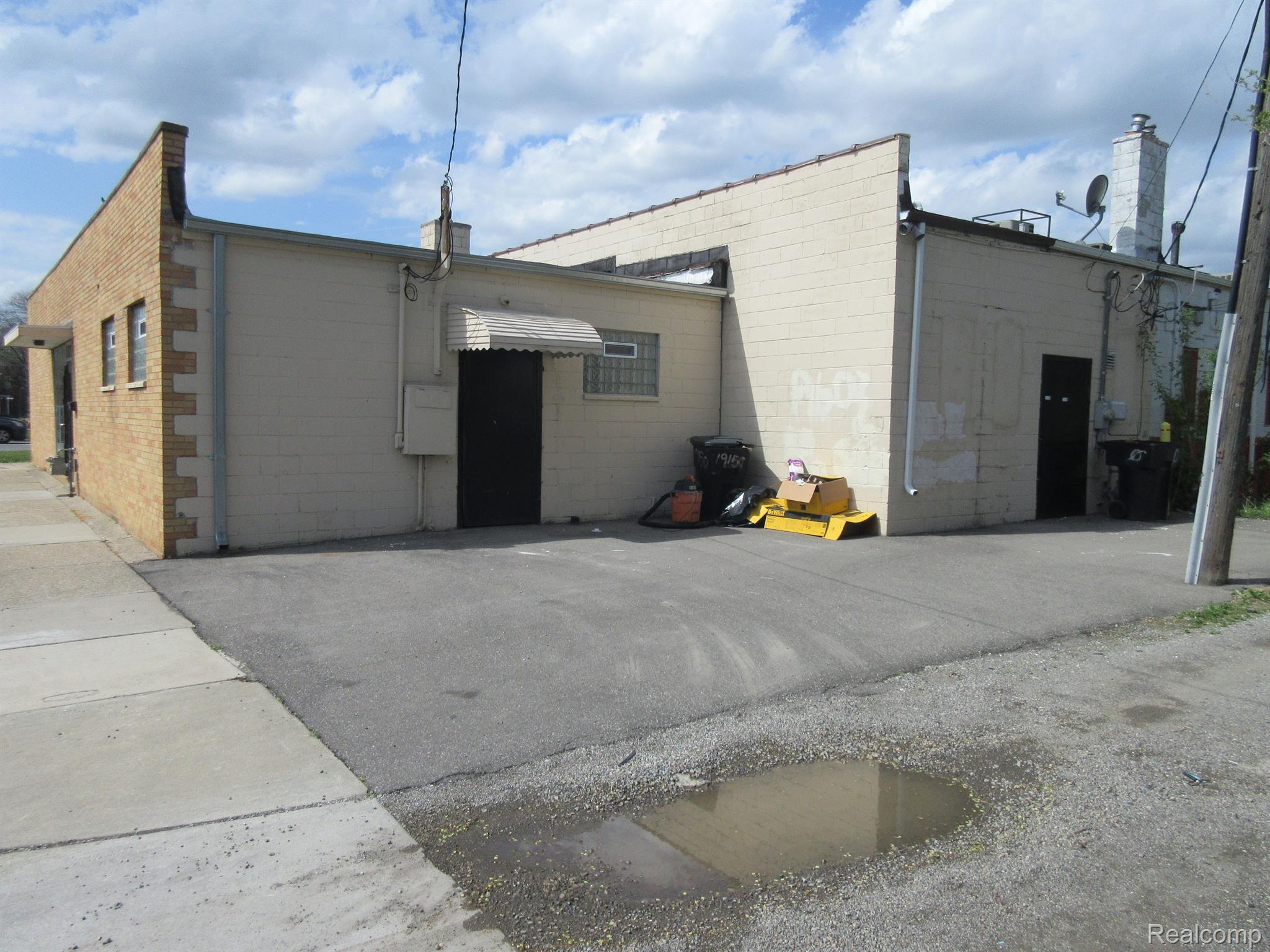 19150 Kelly Road Detroit City MI 48224