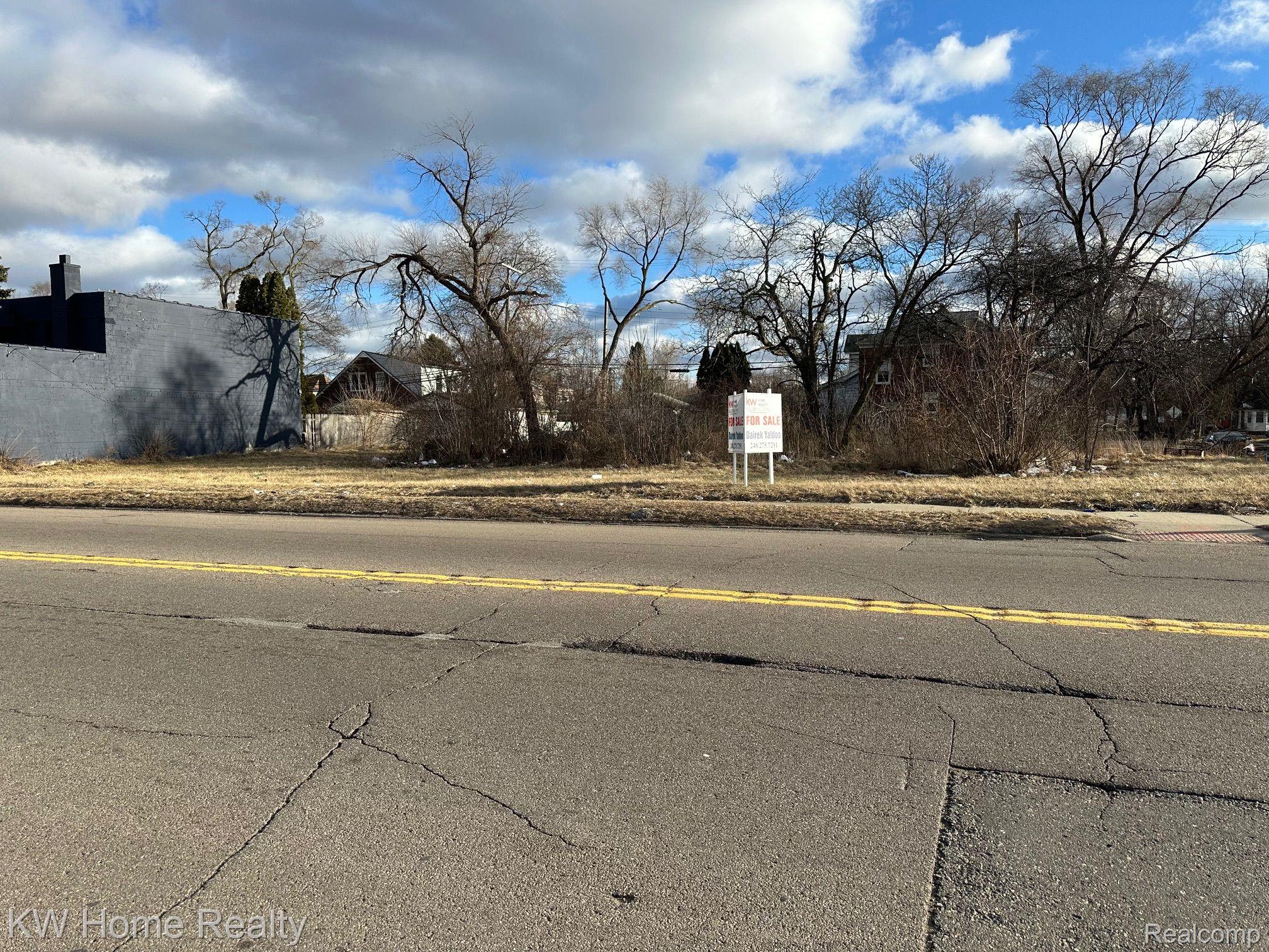 3302 E 7 Mile Road Detroit City MI 48234