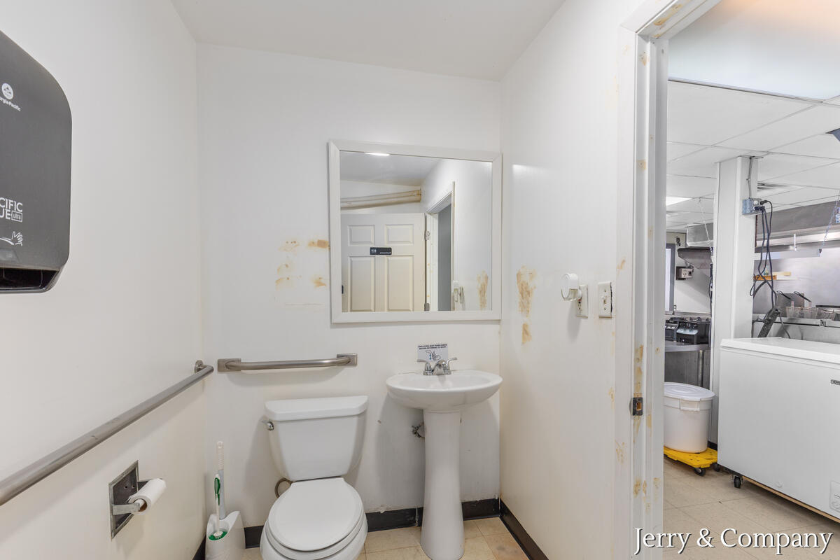 517 Butternut Drive Holland Charter Township MI 49424