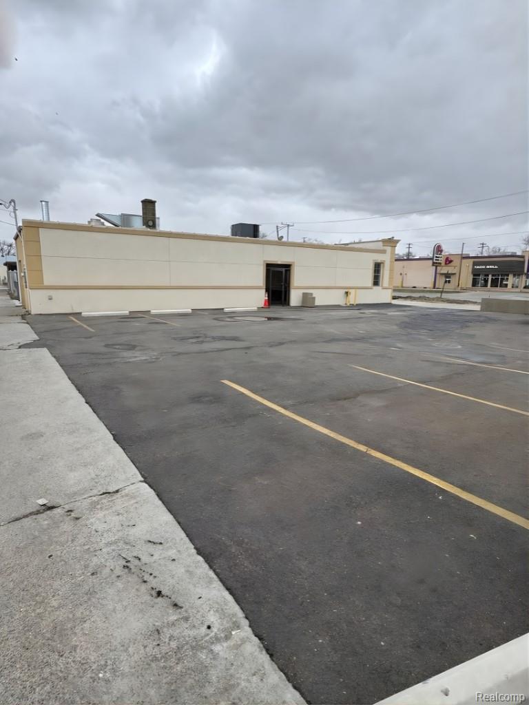 17744 E 9 Mile Road Eastpointe City MI 48021