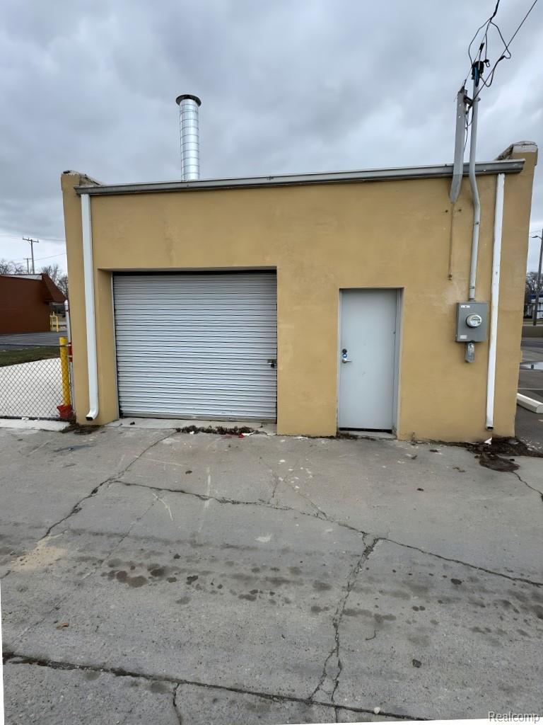17744 E 9 Mile Road Eastpointe City MI 48021