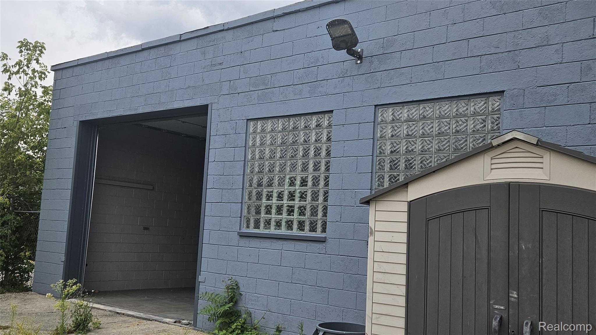 26071 Dequindre Road Madison Heights City MI 48071