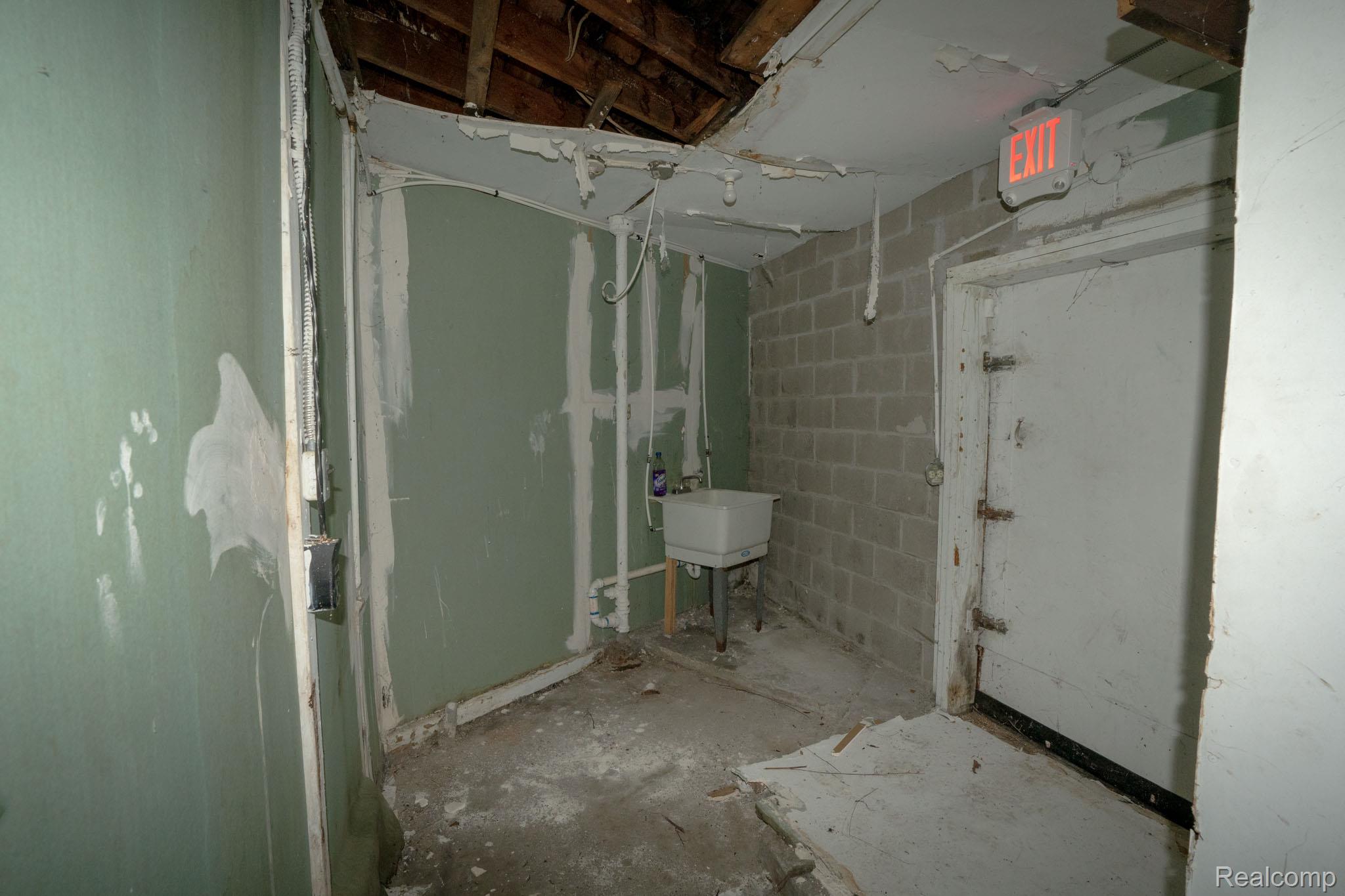 14049 Gratiot Avenue Detroit City MI 48205