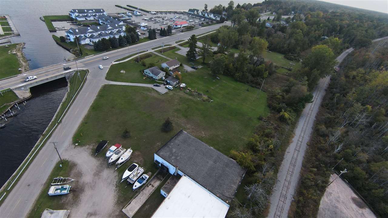 908 & 910 W Lake Tawas Township MI 48763