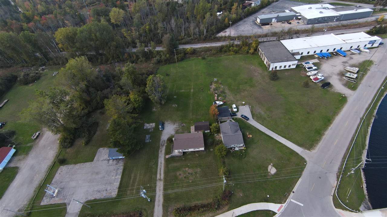 908 & 910 W Lake Tawas Township MI 48763