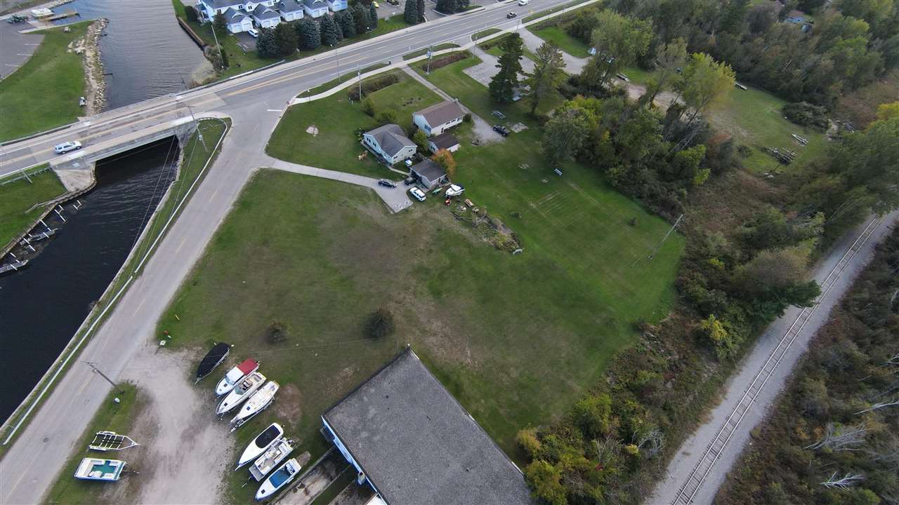 908 & 910 W Lake Tawas Township MI 48763