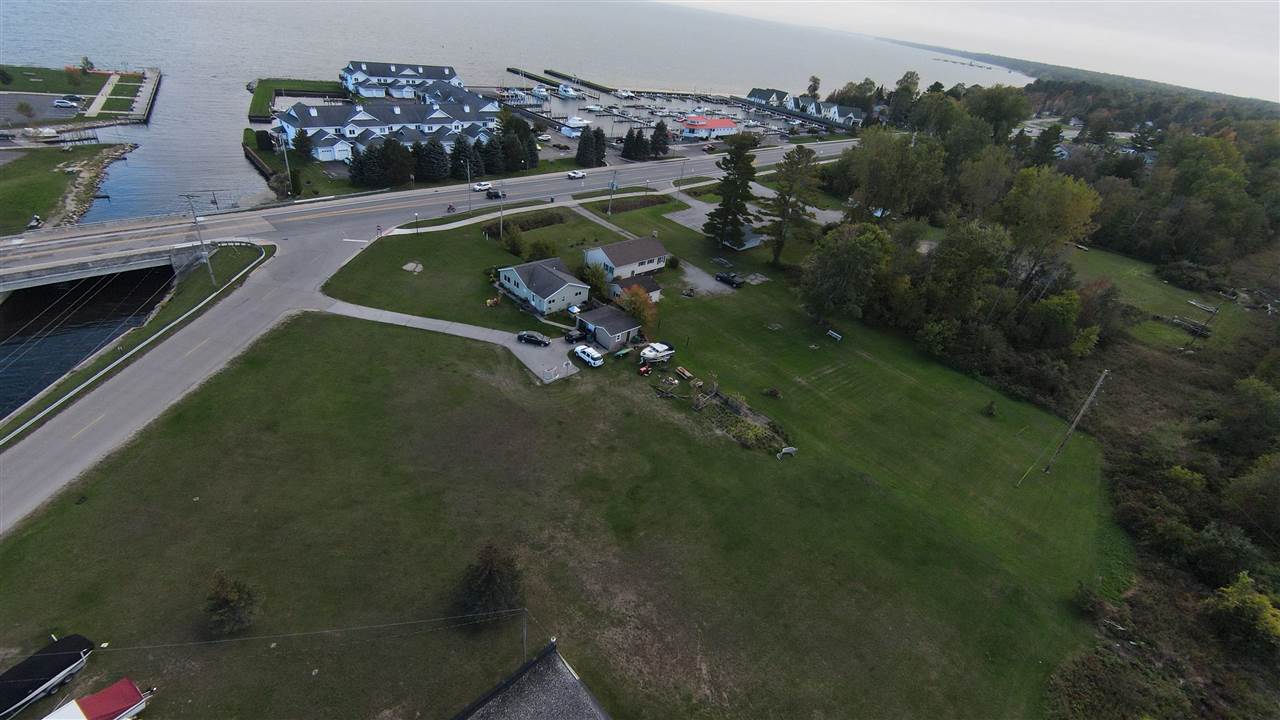 908 & 910 W Lake Tawas Township MI 48763