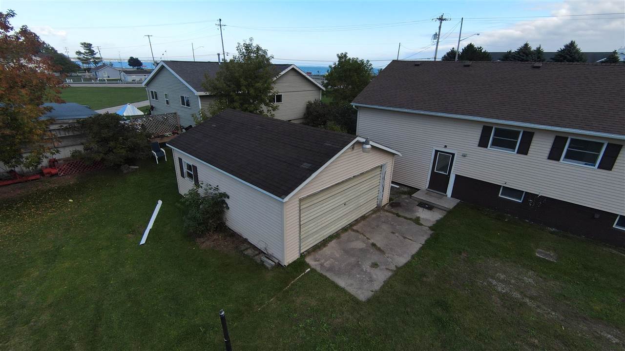 908 & 910 W Lake Tawas Township MI 48763