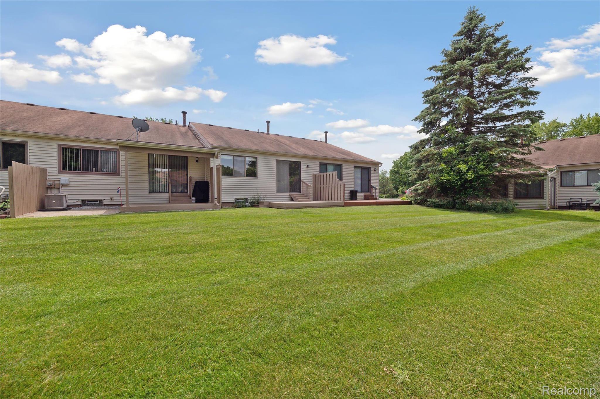 62178 Ticonderoga South Lyon City MI 48178