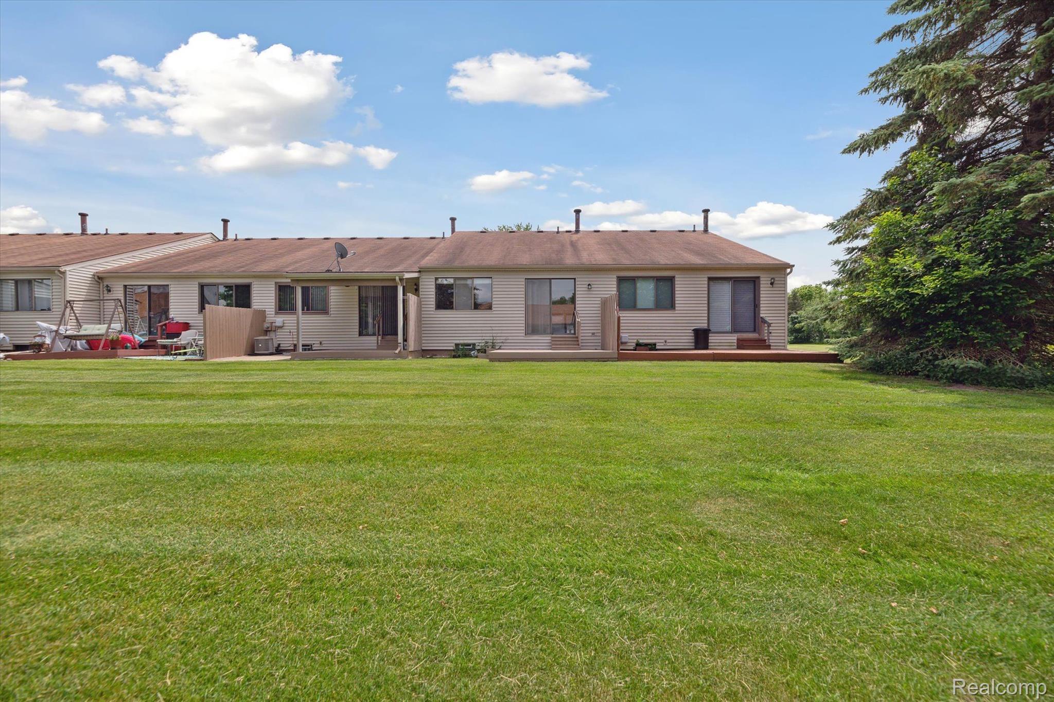 62178 Ticonderoga South Lyon City MI 48178