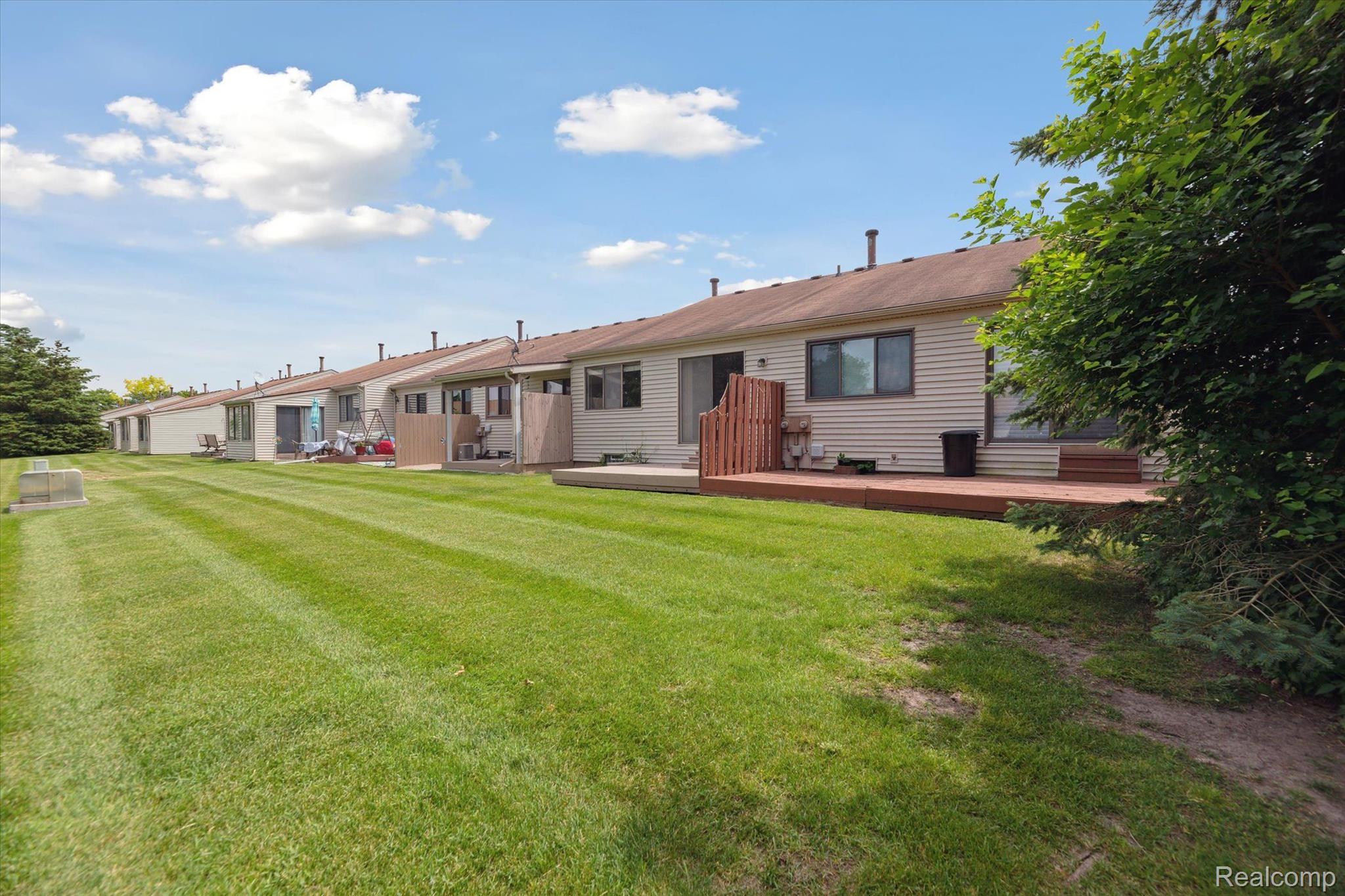 62178 Ticonderoga South Lyon City MI 48178