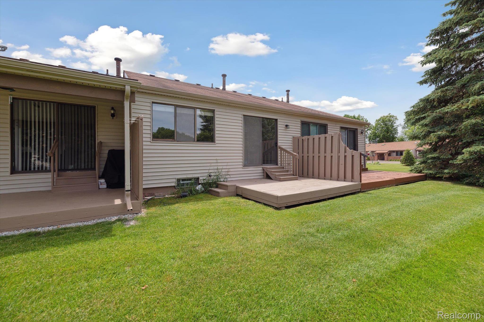 62178 Ticonderoga South Lyon City MI 48178