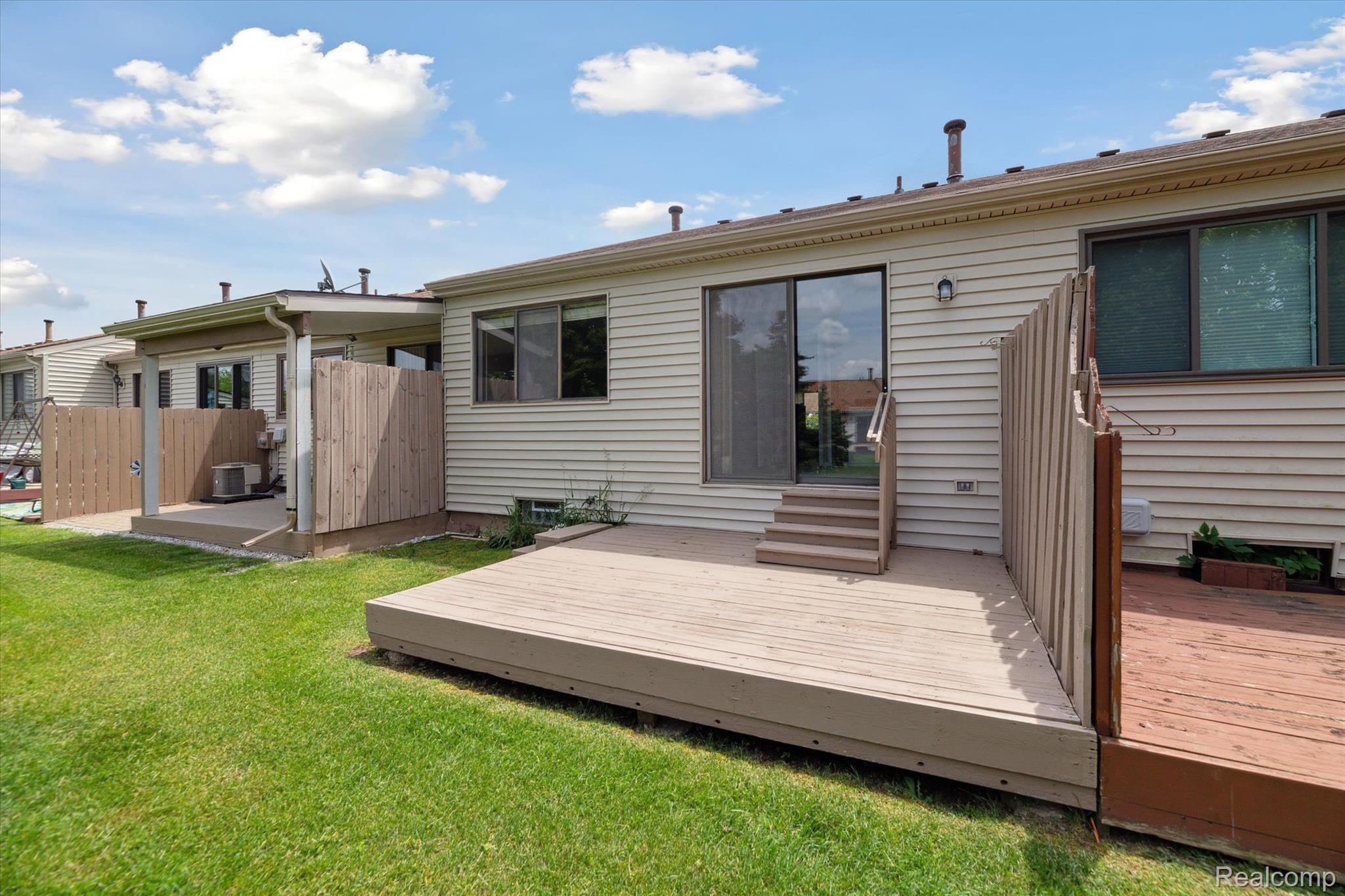 62178 Ticonderoga South Lyon City MI 48178