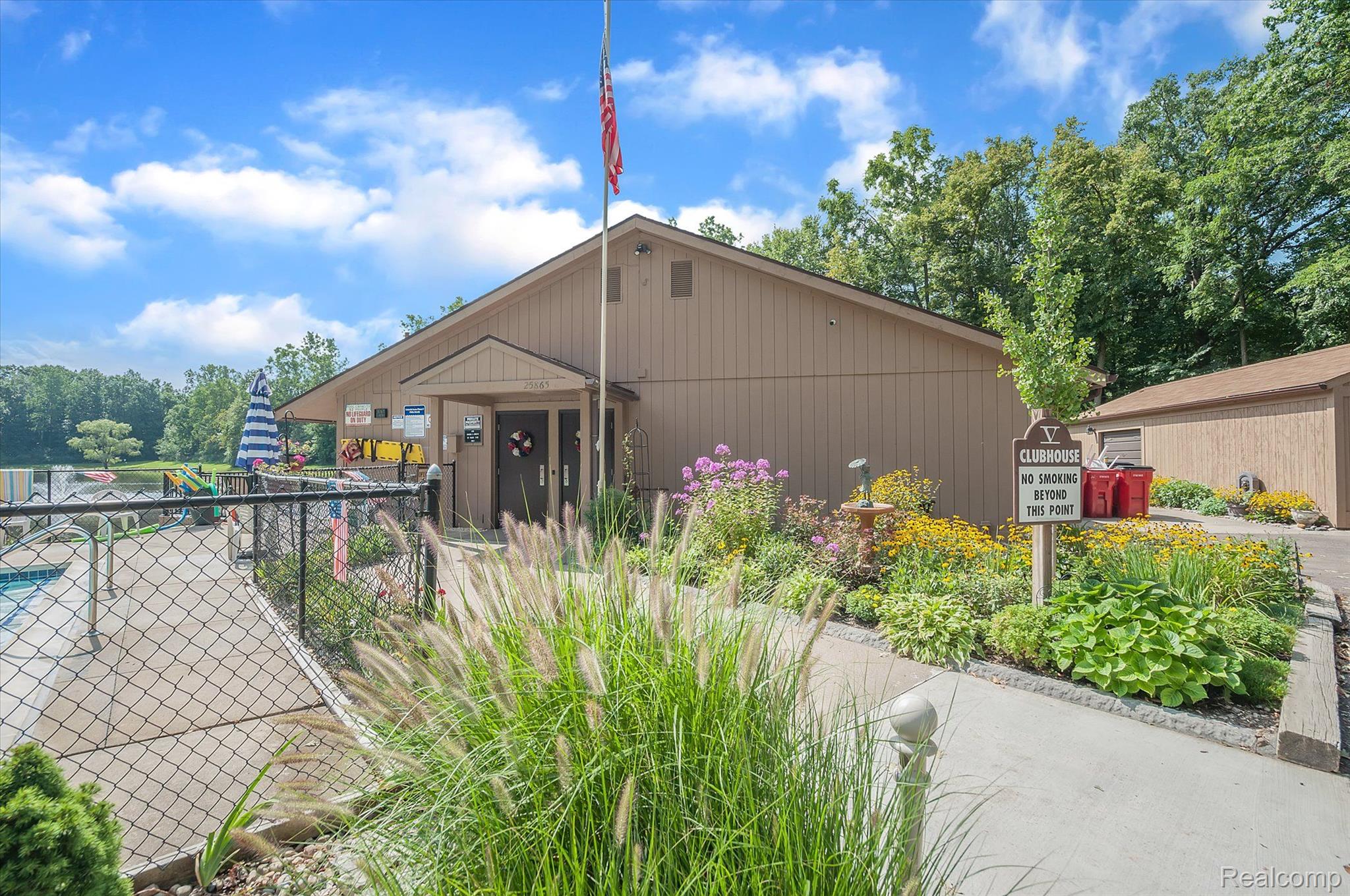 62178 Ticonderoga South Lyon City MI 48178