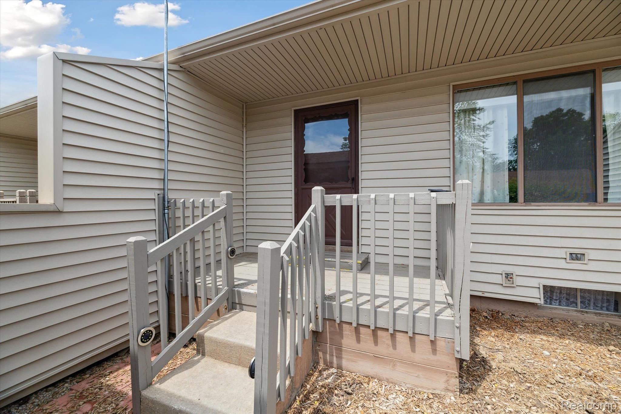 62178 Ticonderoga South Lyon City MI 48178