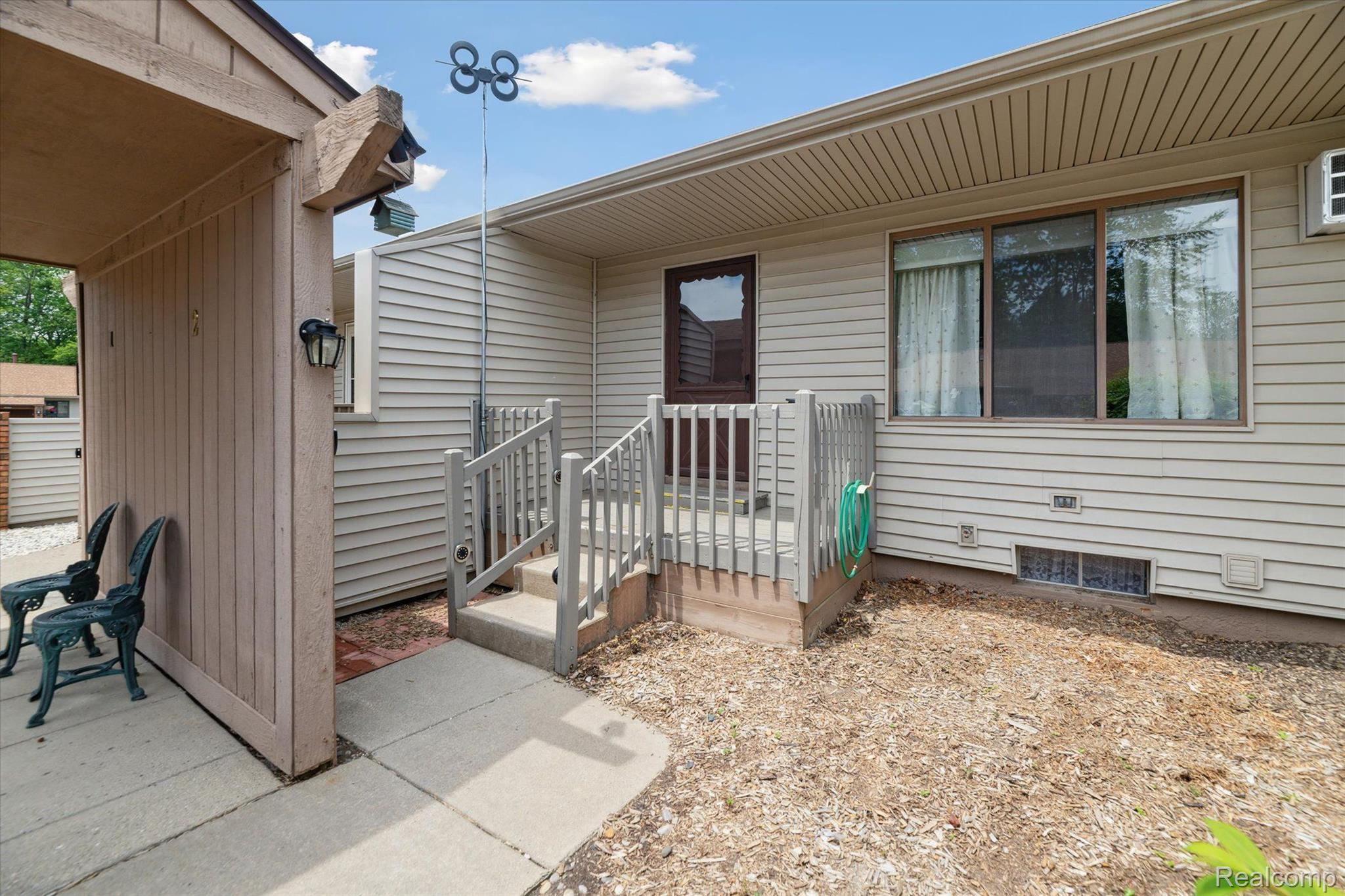 62178 Ticonderoga South Lyon City MI 48178