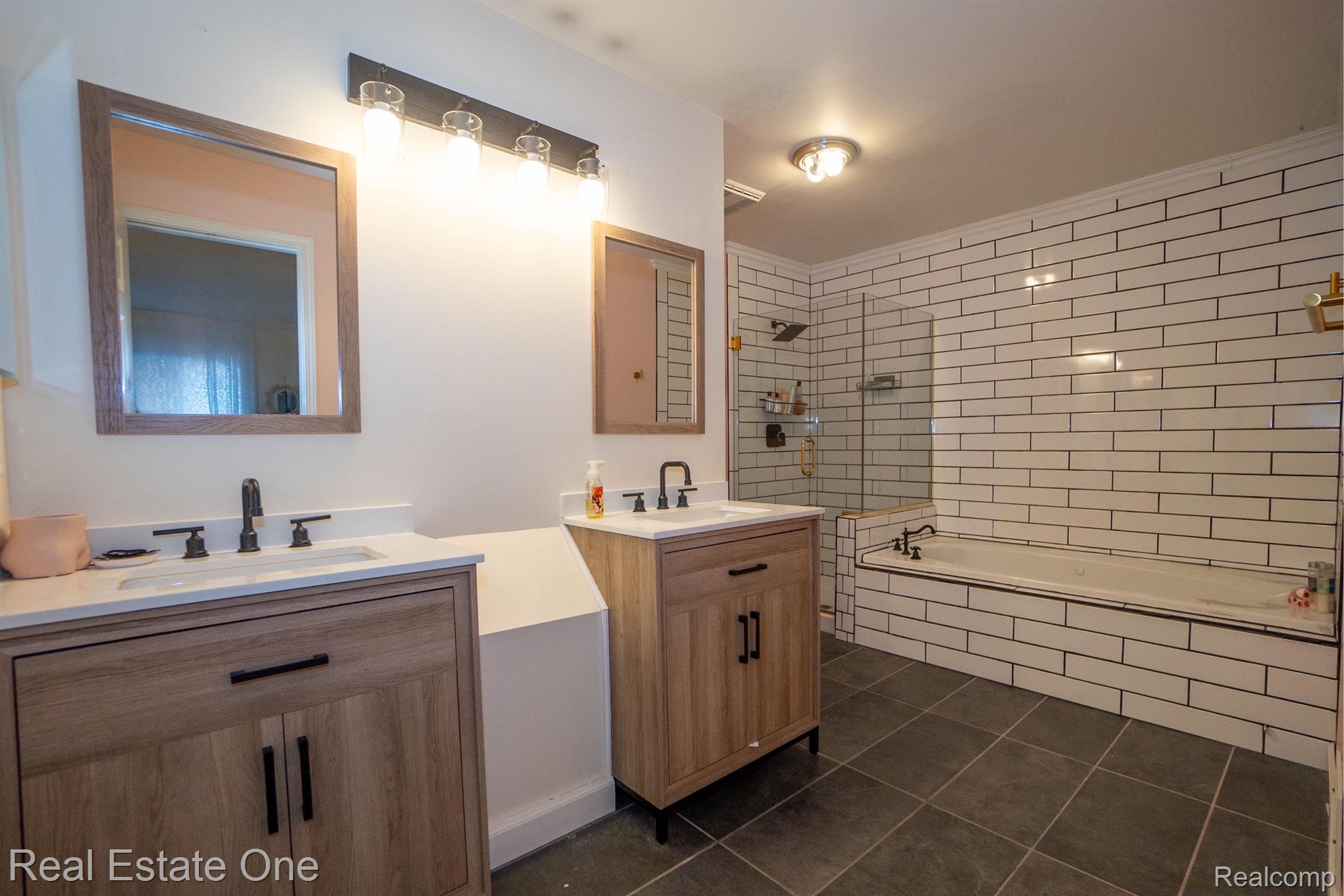 5206 Royal Vale Dearborn City MI 48126