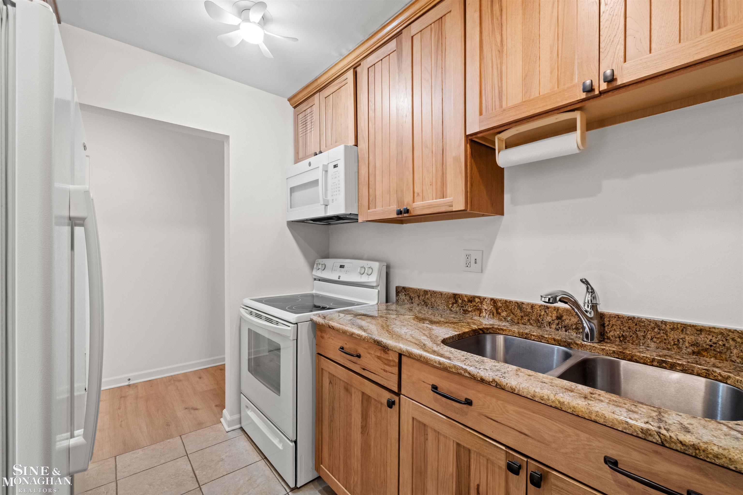 1001 W Jefferson #11e Avenue Detroit City MI 48226