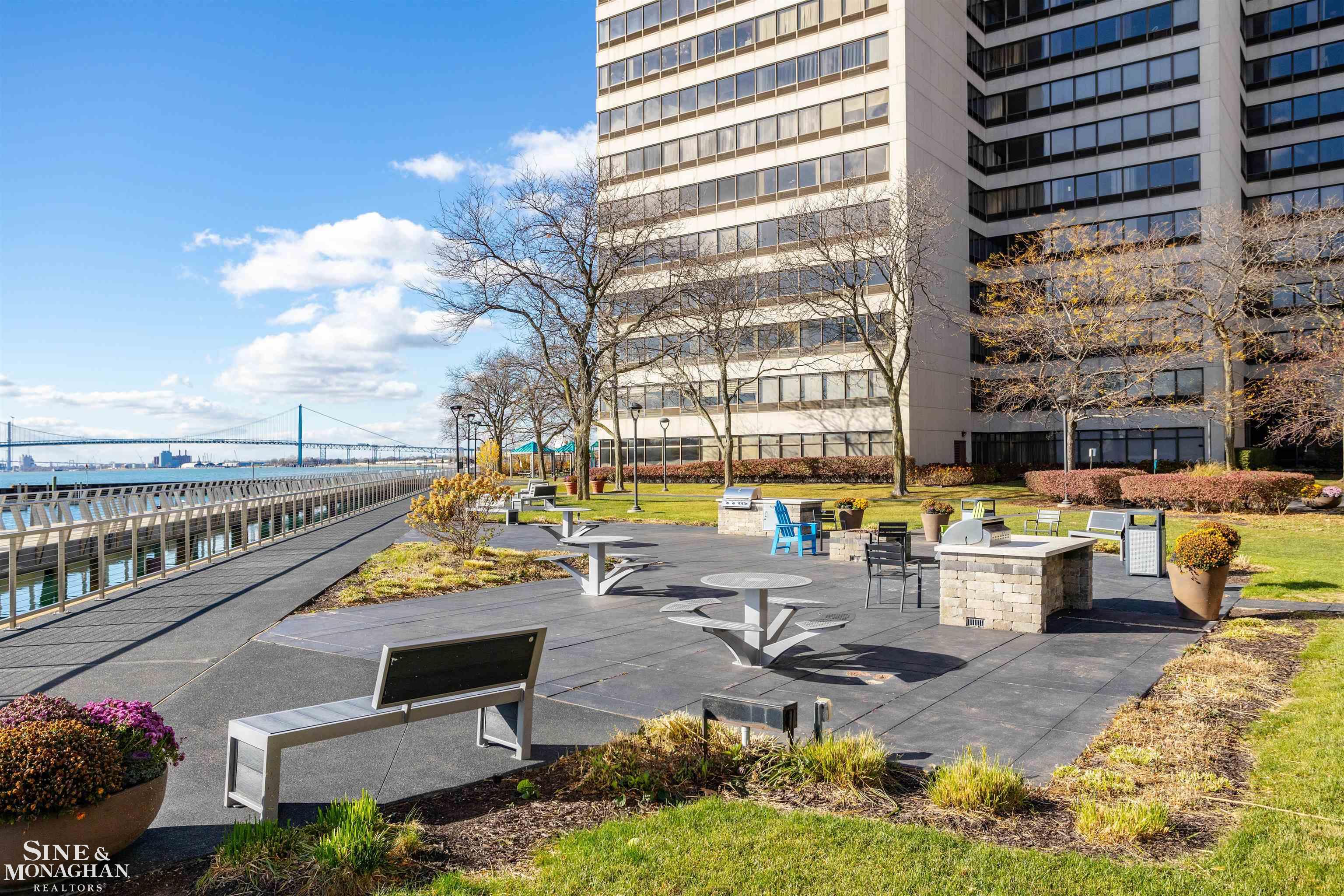 1001 W Jefferson #11e Avenue Detroit City MI 48226