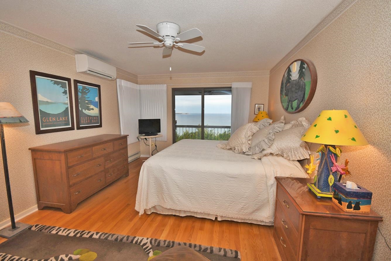10 Vantage Pointe Glen Arbor Township MI 49630