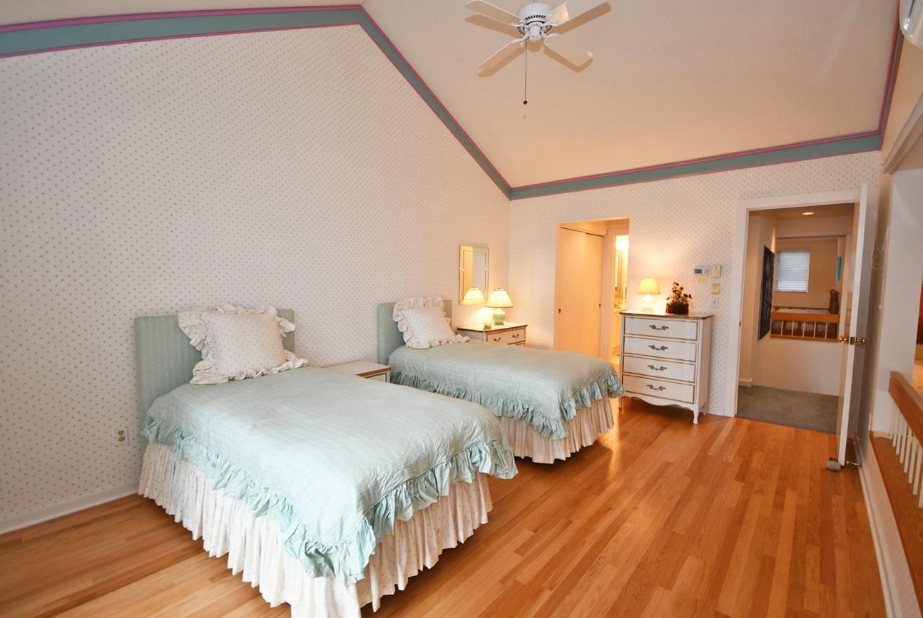 10 Vantage Pointe Glen Arbor Township MI 49630
