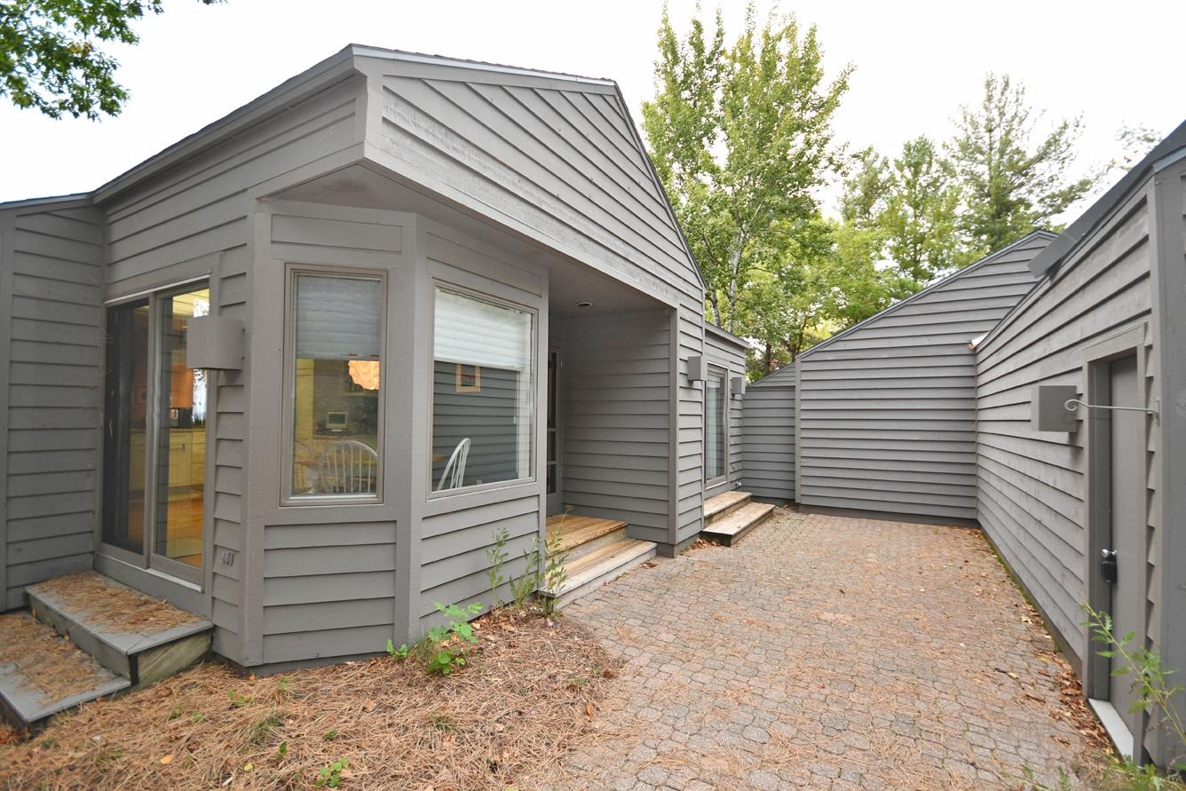 10 Vantage Pointe Glen Arbor Township MI 49630
