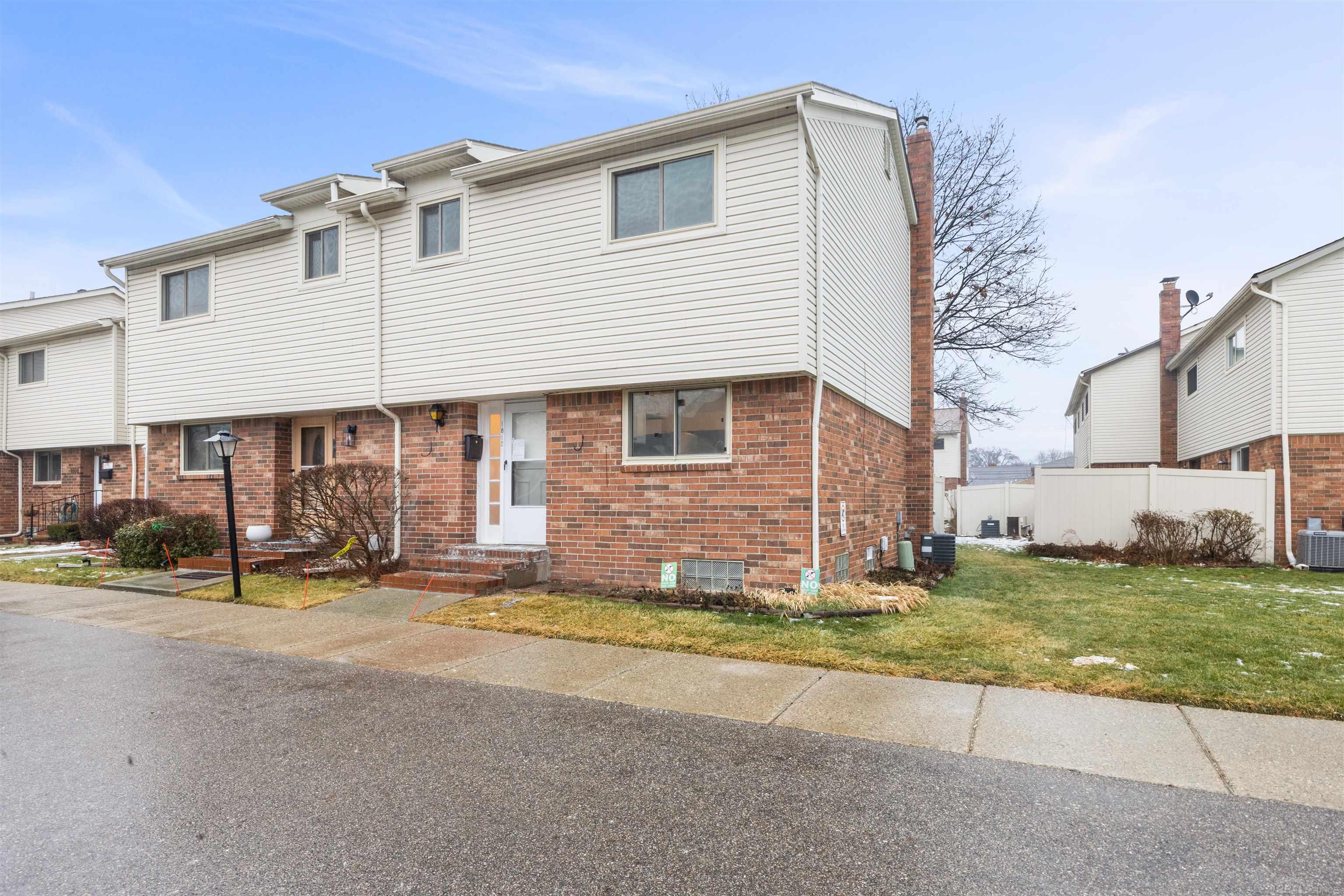 1812 E Thirteen Mile Road Madison Heights City MI 48071