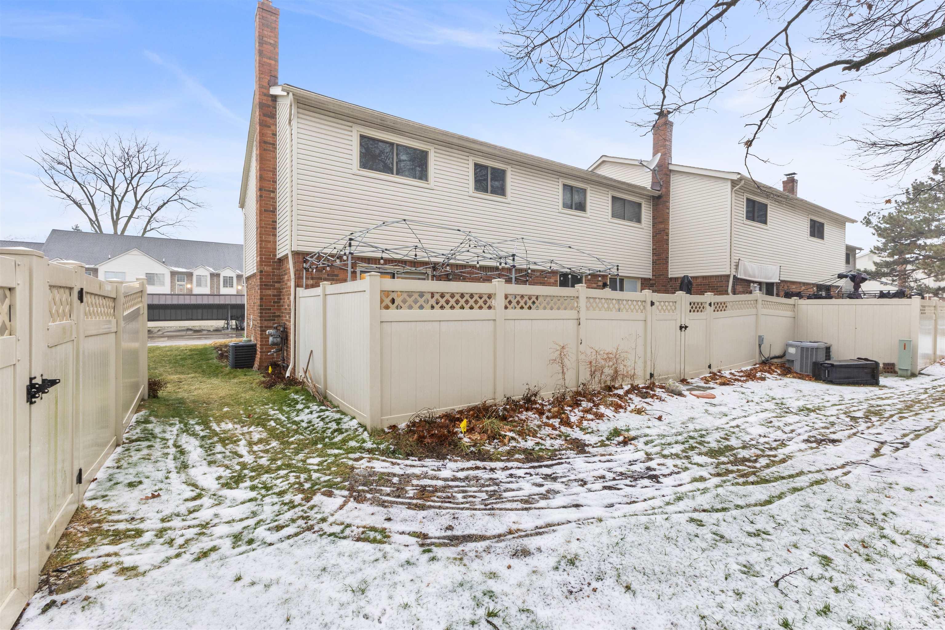 1812 E Thirteen Mile Road Madison Heights City MI 48071