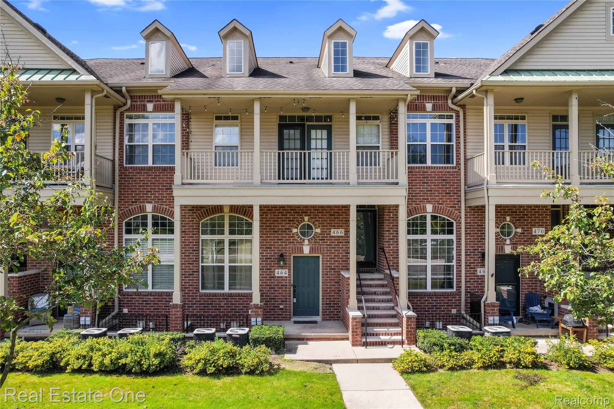 464 Old Pine Way Walled Lake City MI 48390