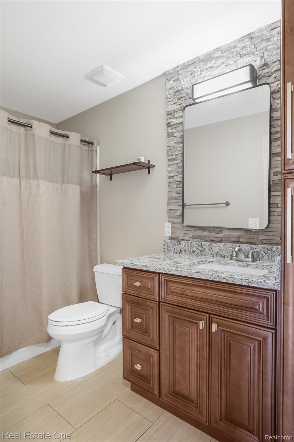464 Old Pine Way Walled Lake City MI 48390