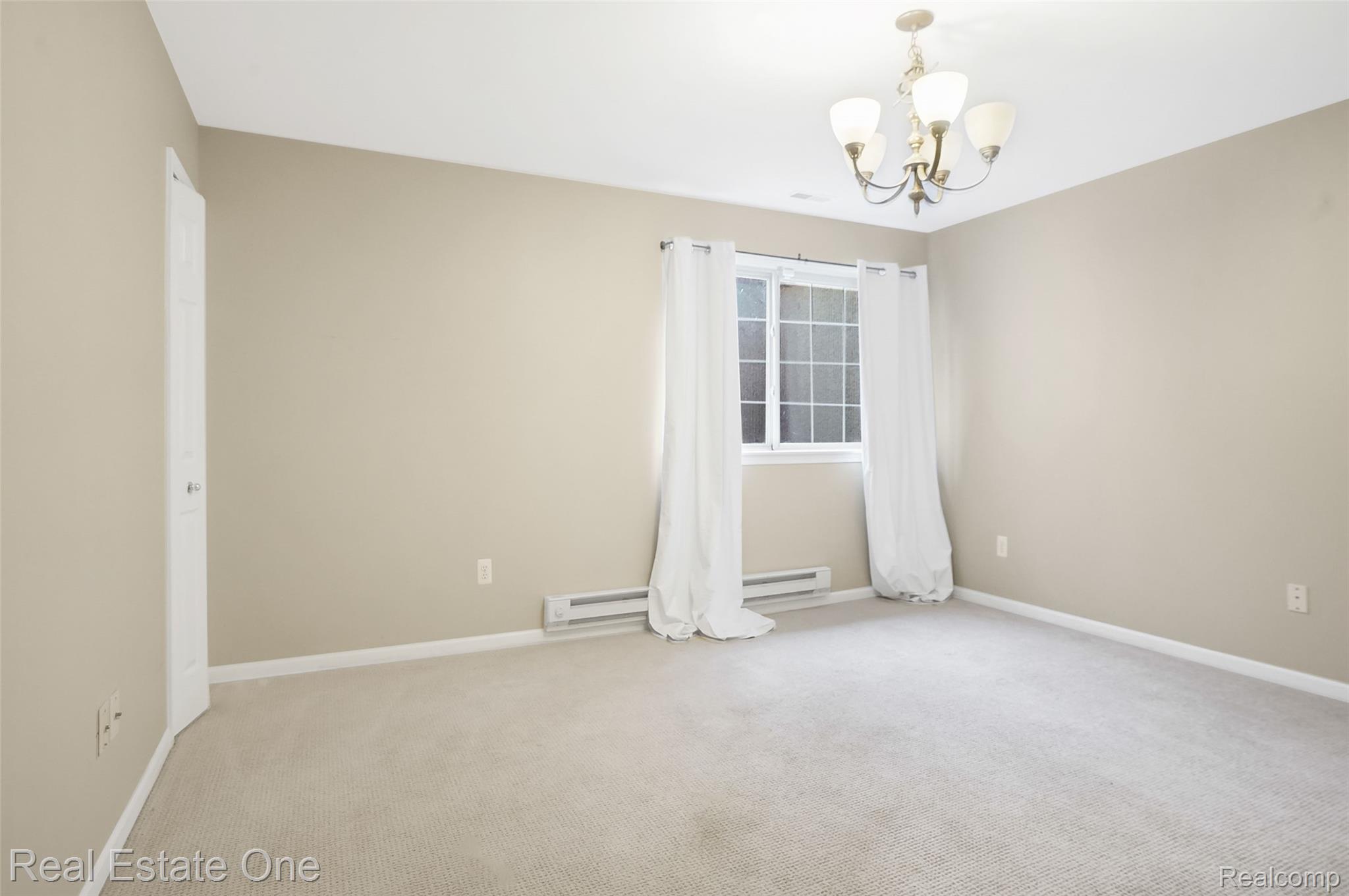 464 Old Pine Way Walled Lake City MI 48390
