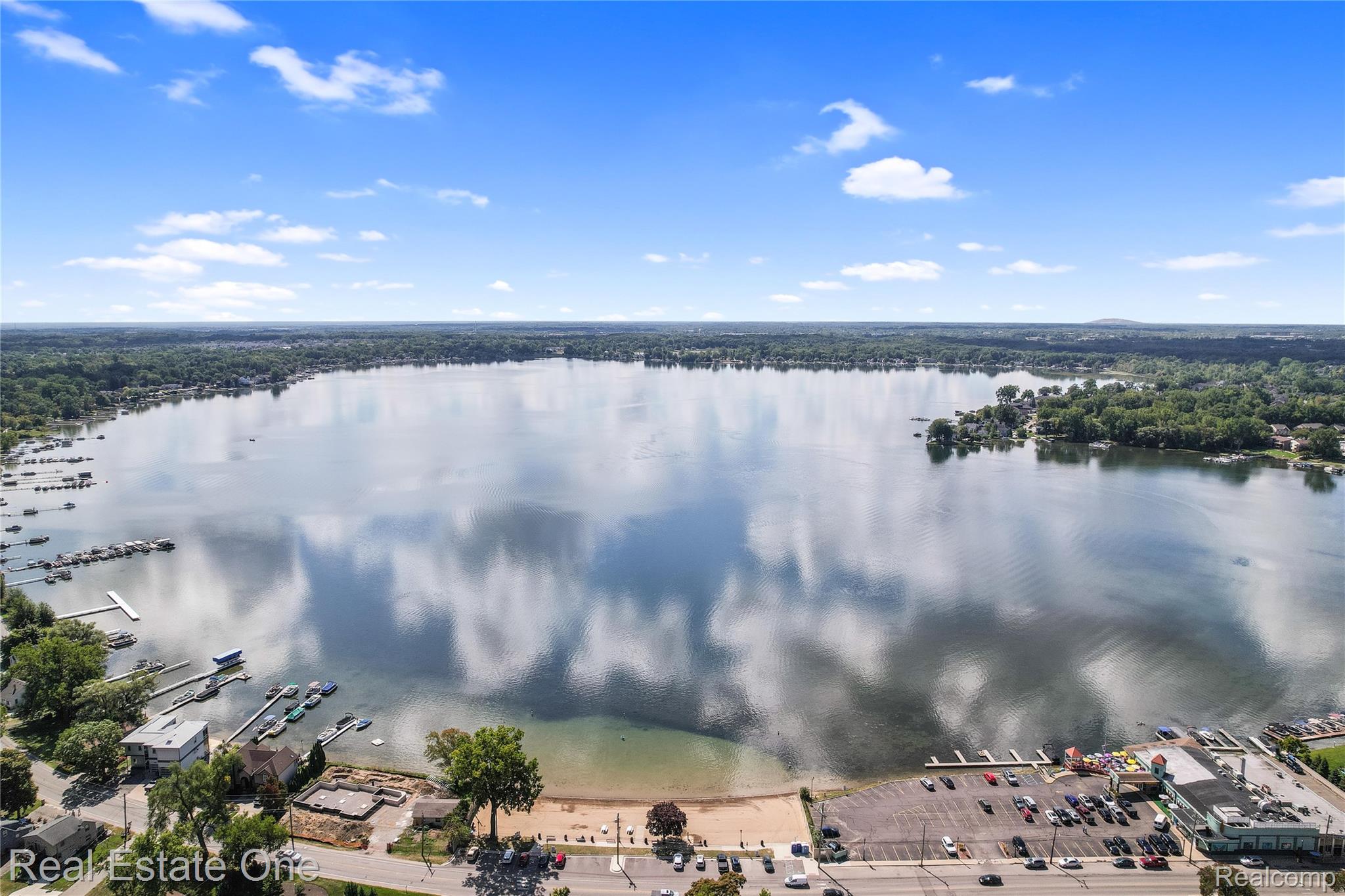 464 Old Pine Way Walled Lake City MI 48390
