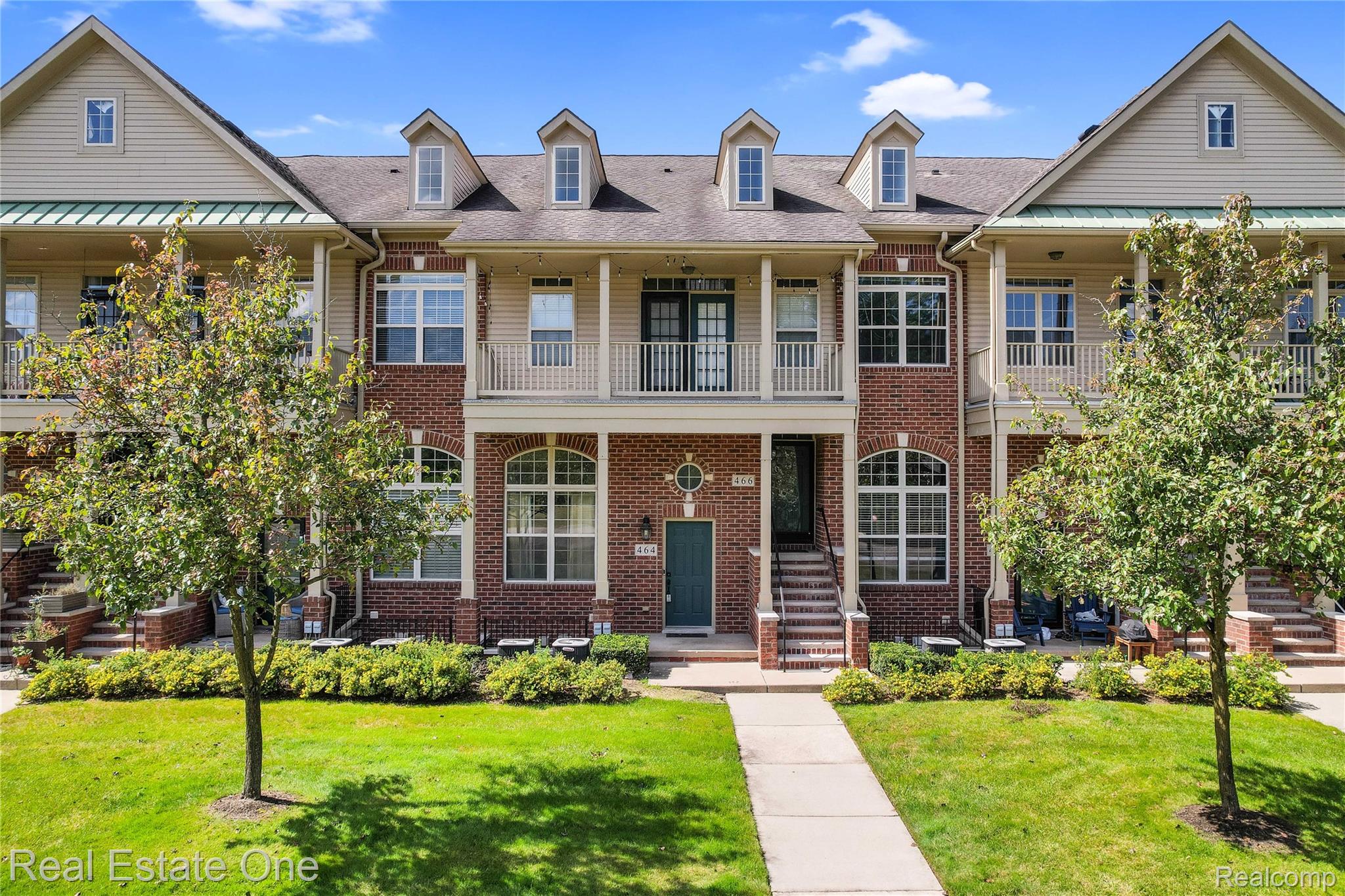 464 Old Pine Way Walled Lake City MI 48390