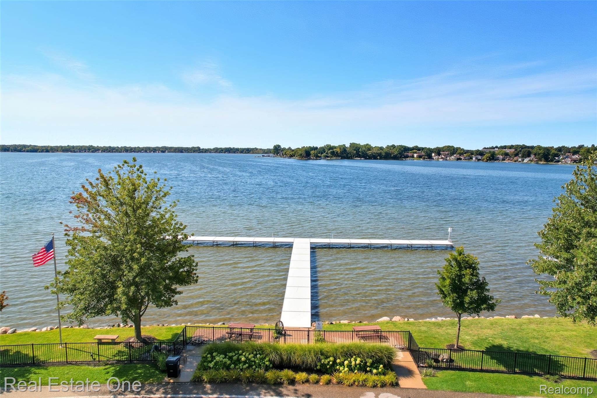 464 Old Pine Way Walled Lake City MI 48390