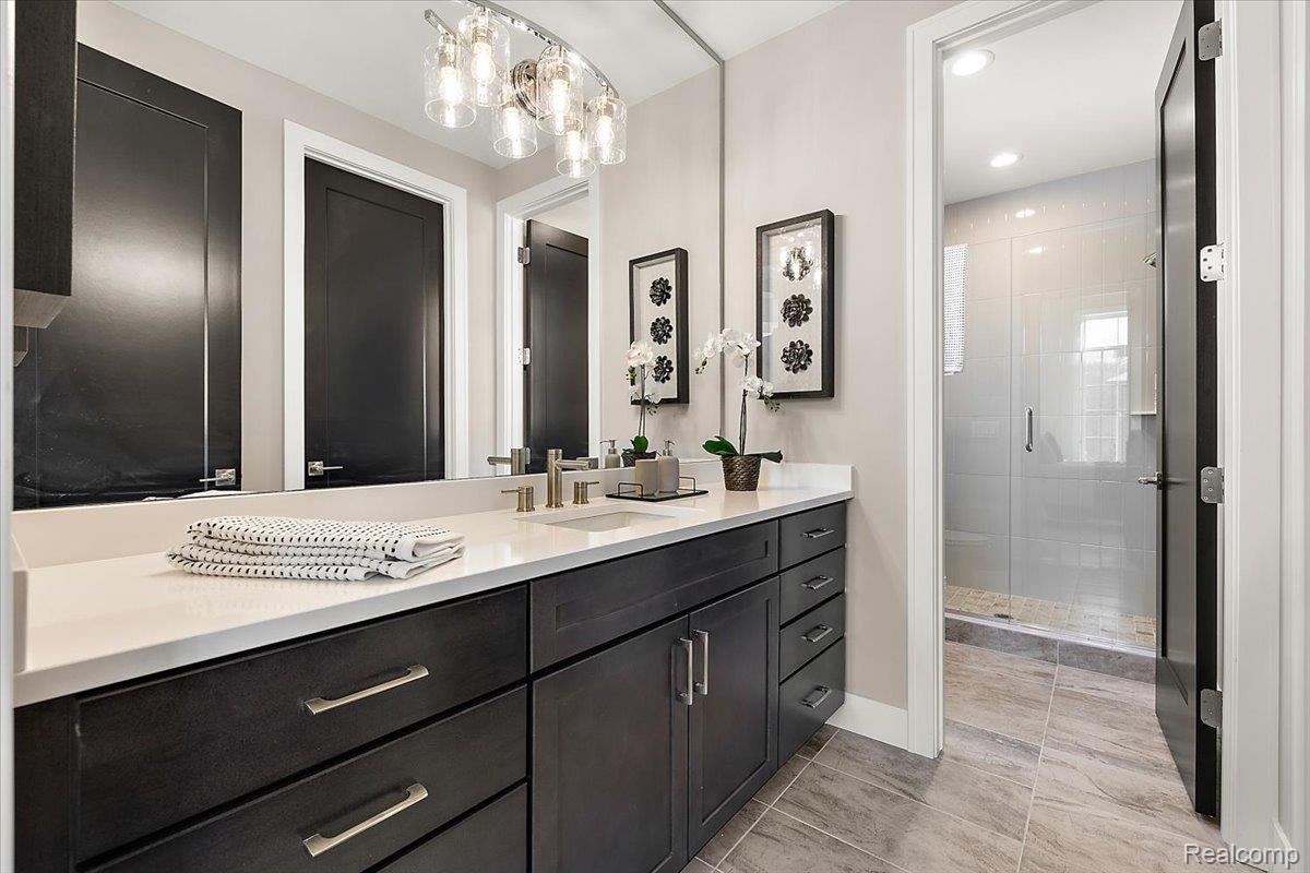 30797 Franklin Hills Court Farmington Hills City MI 48334