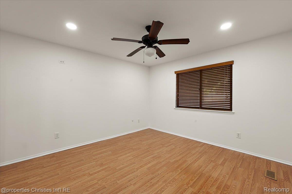 35509 Heritage Lane Farmington City MI 48335